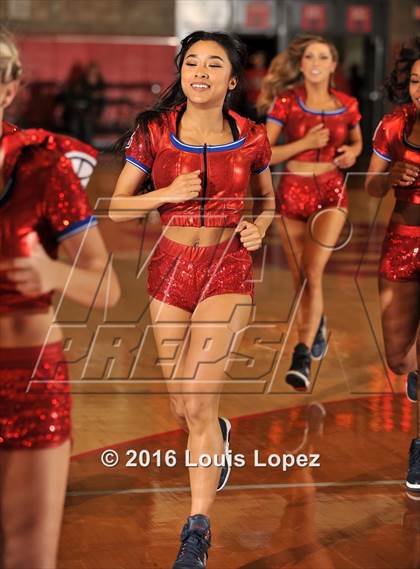 Thumbnail 2 in Shadow Mountain @ Mater Dei (Nike Extravaganza) photogallery.