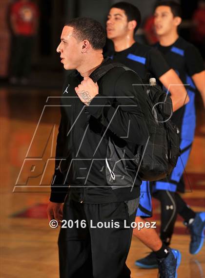 Thumbnail 1 in Shadow Mountain @ Mater Dei (Nike Extravaganza) photogallery.