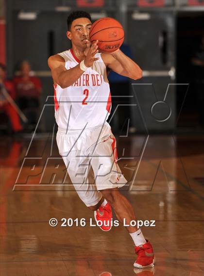 Thumbnail 3 in Shadow Mountain @ Mater Dei (Nike Extravaganza) photogallery.