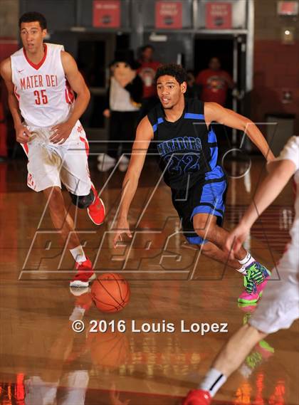Thumbnail 1 in Shadow Mountain @ Mater Dei (Nike Extravaganza) photogallery.