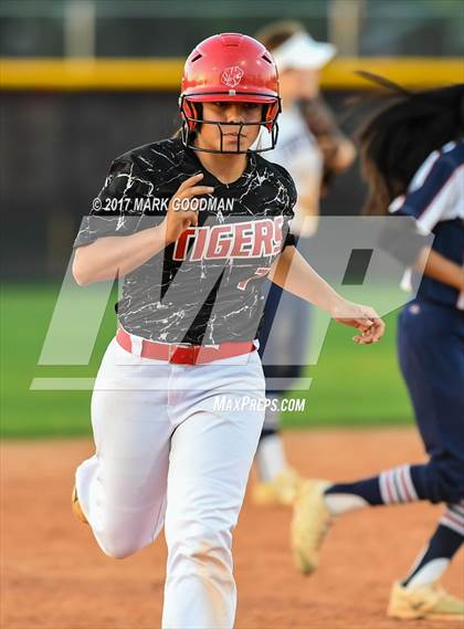 Thumbnail 2 in Tompkins vs. Katy photogallery.