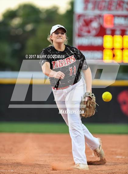 Thumbnail 2 in Tompkins vs. Katy photogallery.