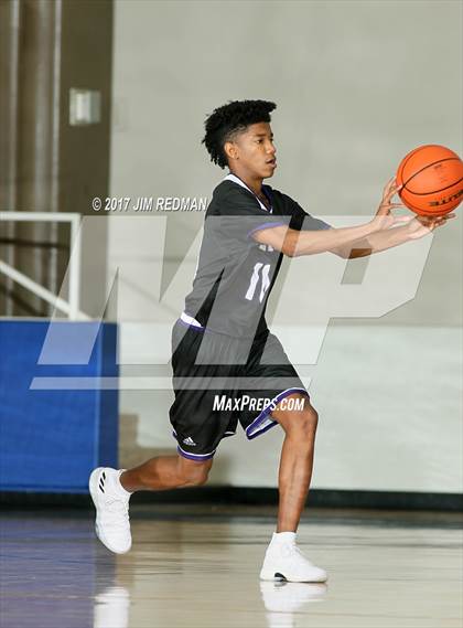 Thumbnail 3 in Dickinson vs. Humble (McDolald's Texas Invitational) photogallery.