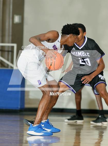 Thumbnail 2 in Dickinson vs. Humble (McDolald's Texas Invitational) photogallery.