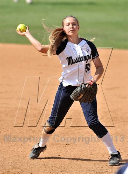 Thumbnail 3 in Trabuco Hills VS Dana Hills (Timberwolf Classic) photogallery.