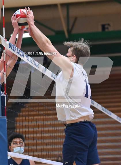 Thumbnail 2 in Coronado vs. Centennial photogallery.