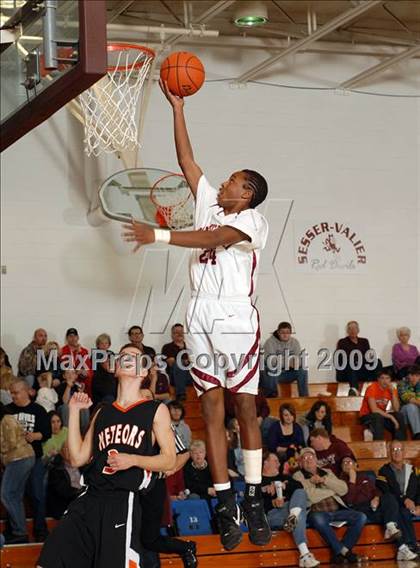 Thumbnail 2 in Century vs. Marissa/Coulterville (Sesser Holiday Tournament ) photogallery.