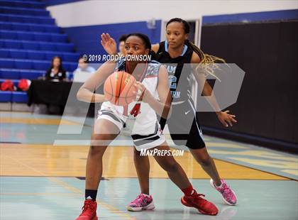 Thumbnail 1 in Dawson vs. Sam Rayburn (McDonald's Texas Invitational) photogallery.