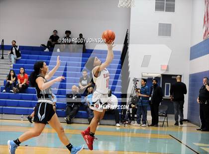 Thumbnail 2 in Dawson vs. Sam Rayburn (McDonald's Texas Invitational) photogallery.