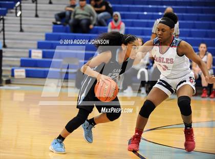 Thumbnail 3 in Dawson vs. Sam Rayburn (McDonald's Texas Invitational) photogallery.