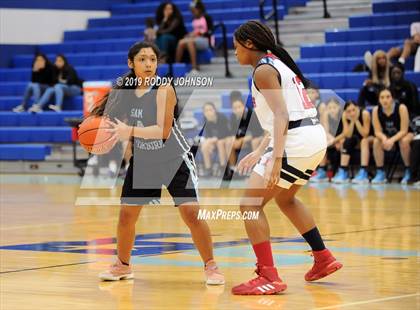 Thumbnail 2 in Dawson vs. Sam Rayburn (McDonald's Texas Invitational) photogallery.