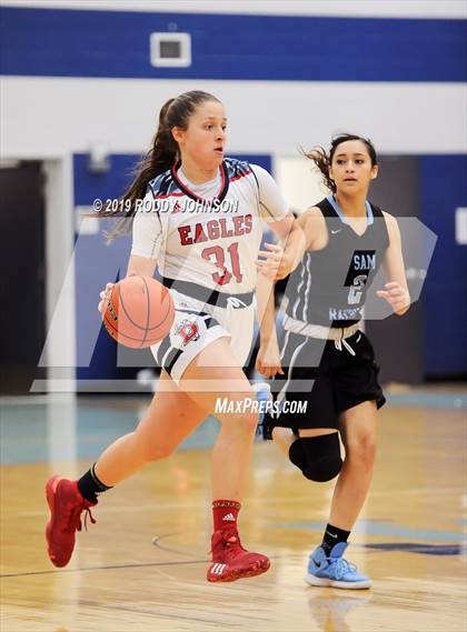 Thumbnail 2 in Dawson vs. Sam Rayburn (McDonald's Texas Invitational) photogallery.