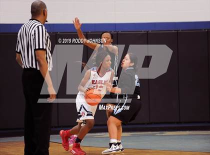 Thumbnail 2 in Dawson vs. Sam Rayburn (McDonald's Texas Invitational) photogallery.