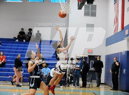 Thumbnail 3 in Dawson vs. Sam Rayburn (McDonald's Texas Invitational) photogallery.