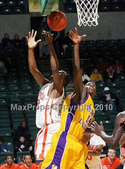 Thumbnail 3 in Cherokee vs Bishop Loughlin (PrimeTime Shootout) photogallery.