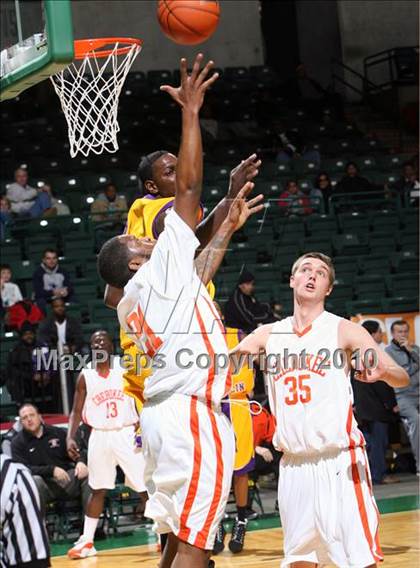 Thumbnail 2 in Cherokee vs Bishop Loughlin (PrimeTime Shootout) photogallery.