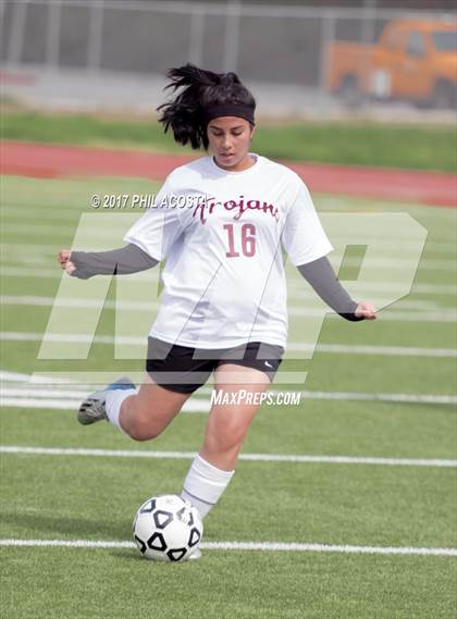 Thumbnail 2 in CALS Early College vs. USC Hybrid (CIF LA City Section D5 Final) photogallery.