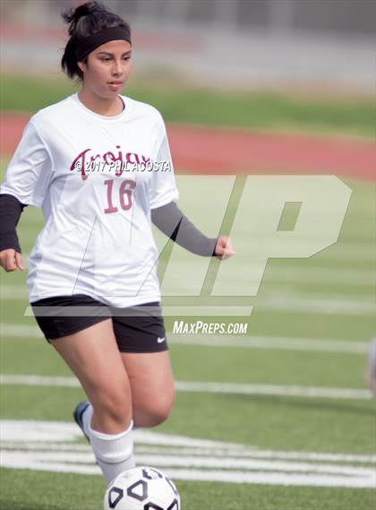 Thumbnail 2 in CALS Early College vs. USC Hybrid (CIF LA City Section D5 Final) photogallery.