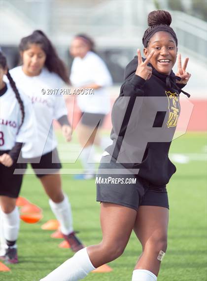 Thumbnail 2 in CALS Early College vs. USC Hybrid (CIF LA City Section D5 Final) photogallery.