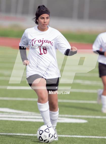 Thumbnail 1 in CALS Early College vs. USC Hybrid (CIF LA City Section D5 Final) photogallery.