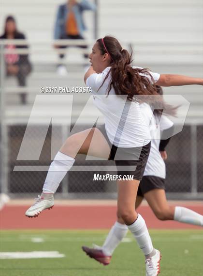 Thumbnail 2 in CALS Early College vs. USC Hybrid (CIF LA City Section D5 Final) photogallery.