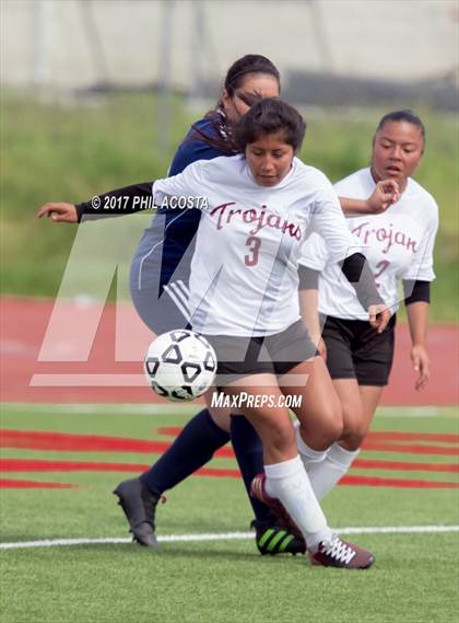 Thumbnail 3 in CALS Early College vs. USC Hybrid (CIF LA City Section D5 Final) photogallery.