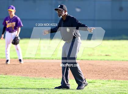 Thumbnail 3 in Dominguez vs. Lynwood photogallery.