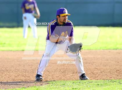 Thumbnail 3 in Dominguez vs. Lynwood photogallery.