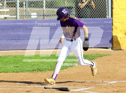 Thumbnail 3 in Dominguez vs. Lynwood photogallery.