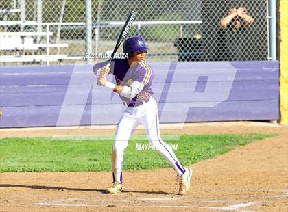 Thumbnail 3 in Dominguez vs. Lynwood photogallery.