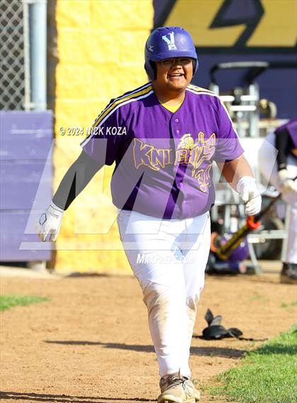 Thumbnail 3 in Dominguez vs. Lynwood photogallery.