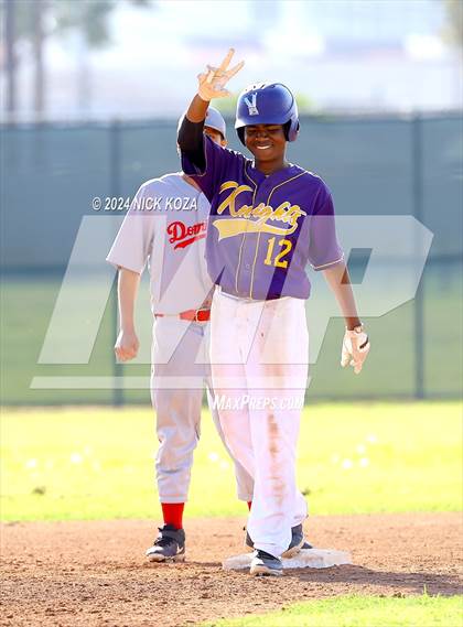 Thumbnail 3 in Dominguez vs. Lynwood photogallery.