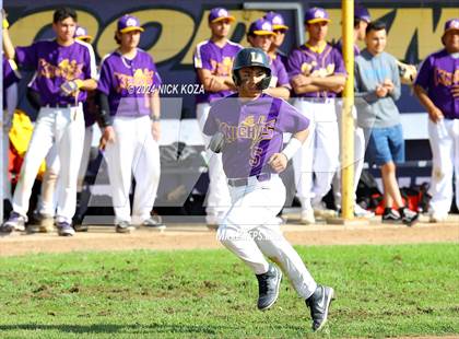 Thumbnail 2 in Dominguez vs. Lynwood photogallery.