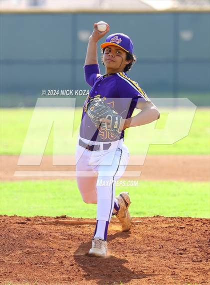 Thumbnail 2 in Dominguez vs. Lynwood photogallery.