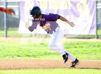 Thumbnail 3 in Dominguez vs. Lynwood photogallery.