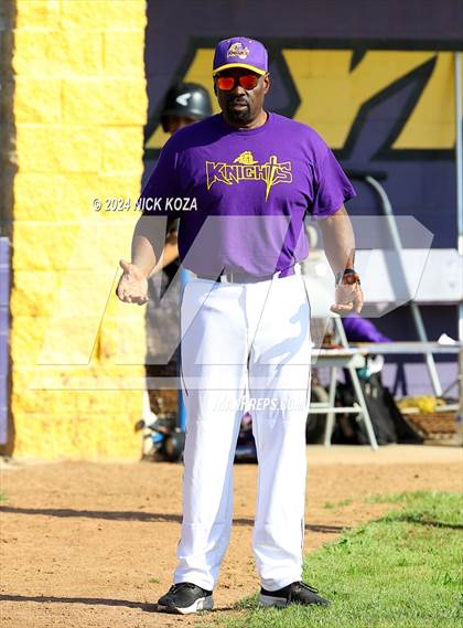 Thumbnail 2 in Dominguez vs. Lynwood photogallery.