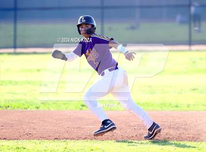 Thumbnail 3 in Dominguez vs. Lynwood photogallery.
