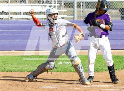 Thumbnail 2 in Dominguez vs. Lynwood photogallery.