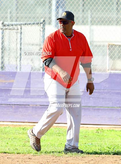 Thumbnail 2 in Dominguez vs. Lynwood photogallery.