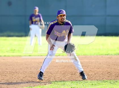 Thumbnail 2 in Dominguez vs. Lynwood photogallery.