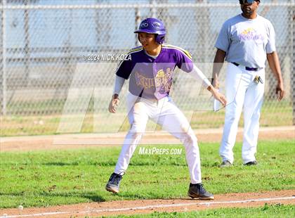 Thumbnail 3 in Dominguez vs. Lynwood photogallery.