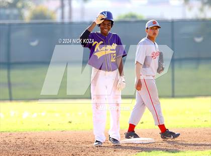 Thumbnail 2 in Dominguez vs. Lynwood photogallery.