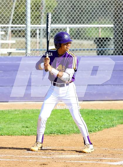 Thumbnail 3 in Dominguez vs. Lynwood photogallery.