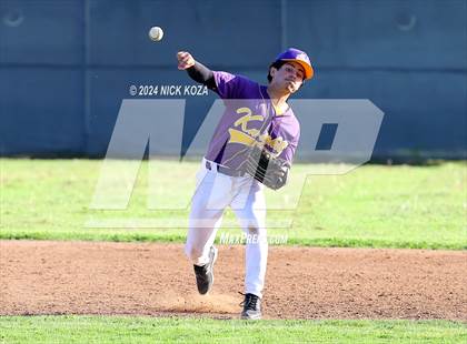 Thumbnail 2 in Dominguez vs. Lynwood photogallery.