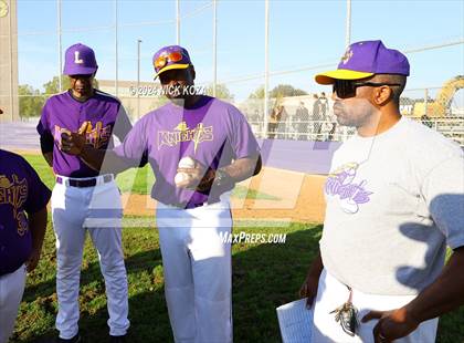 Thumbnail 3 in Dominguez vs. Lynwood photogallery.