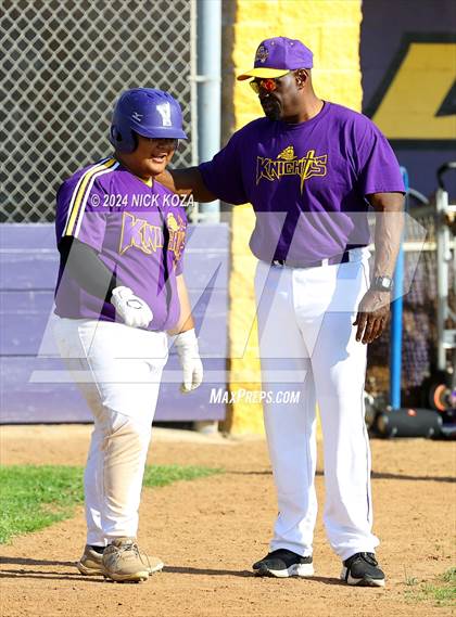 Thumbnail 2 in Dominguez vs. Lynwood photogallery.
