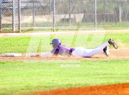 Thumbnail 3 in Dominguez vs. Lynwood photogallery.