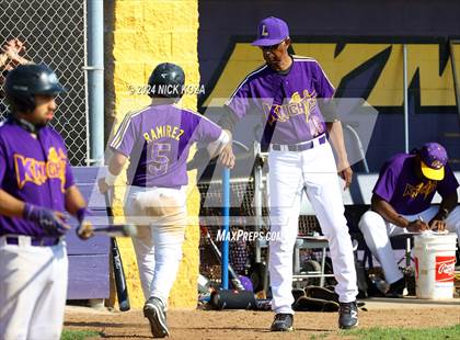 Thumbnail 2 in Dominguez vs. Lynwood photogallery.