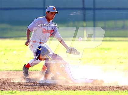 Thumbnail 2 in Dominguez vs. Lynwood photogallery.