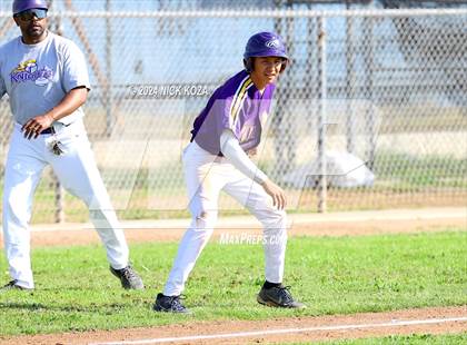 Thumbnail 2 in Dominguez vs. Lynwood photogallery.